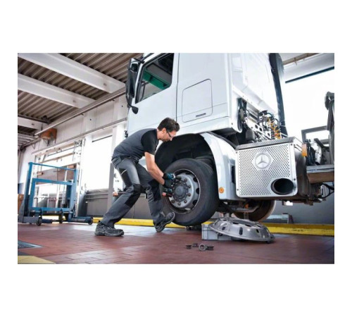 Гайковерт Bosch ударный GDS 18V-1050 H, 18В, 2x5.0 GAL1880 L-Box (0.601.9J8.522)