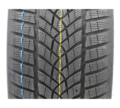  Шина Goodyear Ultra Grip Performance+ XL FP 235/40R18 95V 