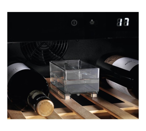  Холодильник Electrolux EWUS020B5B 