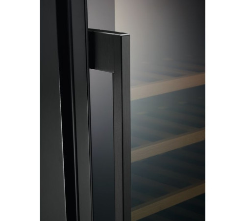  Холодильник Electrolux EWUS020B5B 