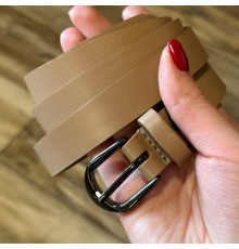 Шкіряний жіночий ремінь в бежевому кольорі 3334