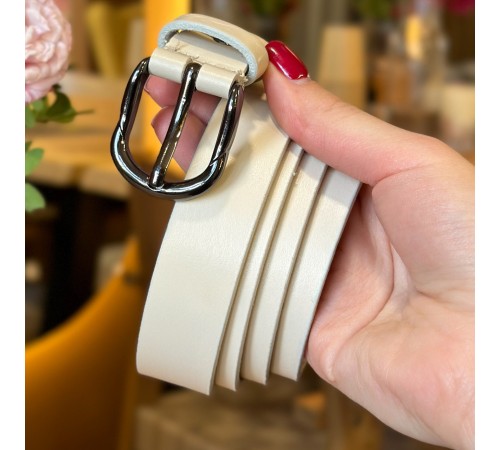 Шкіряний жіночий ремінь в білому кольорі 6231